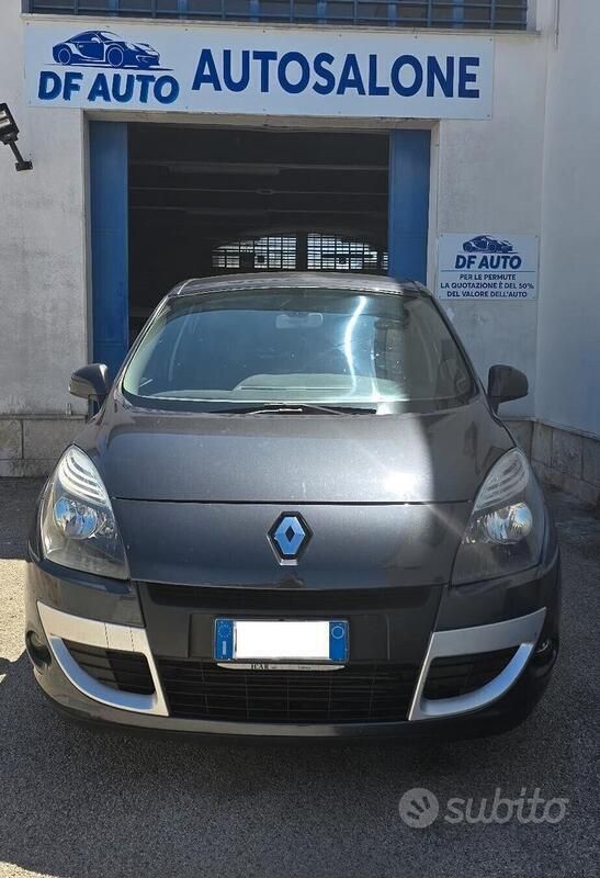 Nero Usata 2011 Renault Scénic III Luxe Monovolume | 4500 € (Buon prezzo) - Immagine 1/4