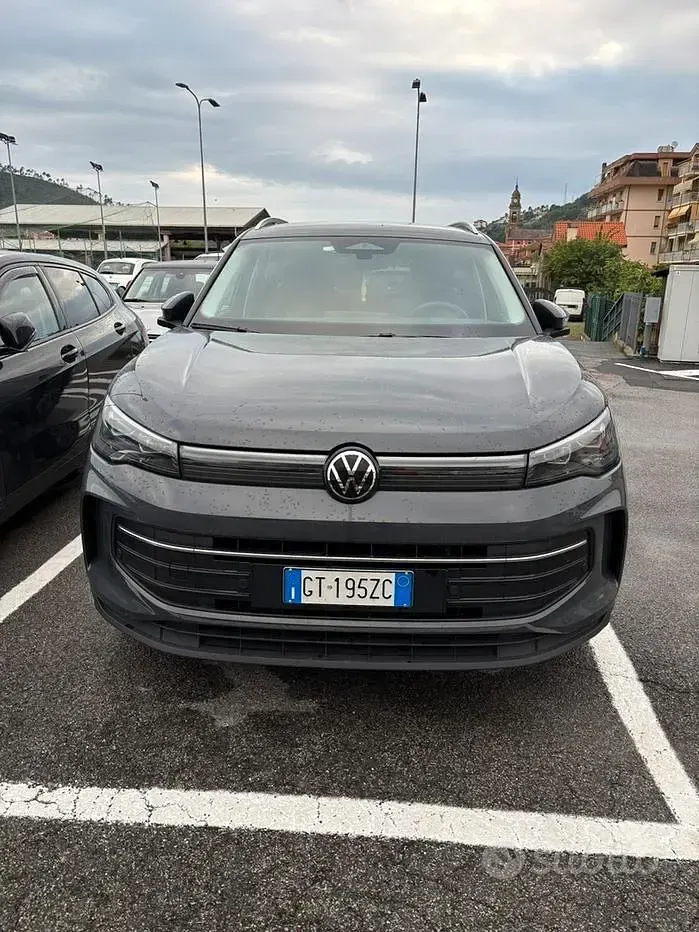 Usata VW Tiguan 150 CV (110 kW) 2024 Grigio SUV