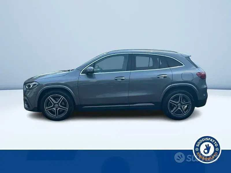 Usata Mercedes GLA200 AMG line 150 CV (110 kW) 2025 Grigio SUV