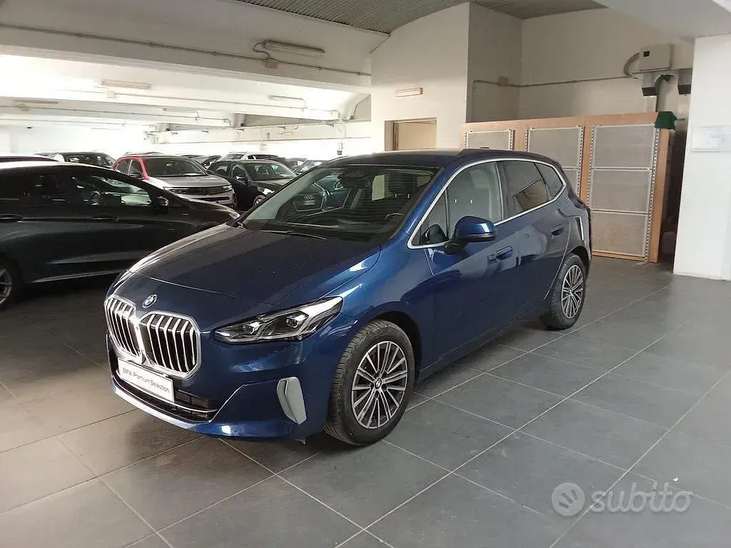Usata BMW 218 Active Tourer Luxury Line 150 CV (110 kW) 2022 Blu Monovolume