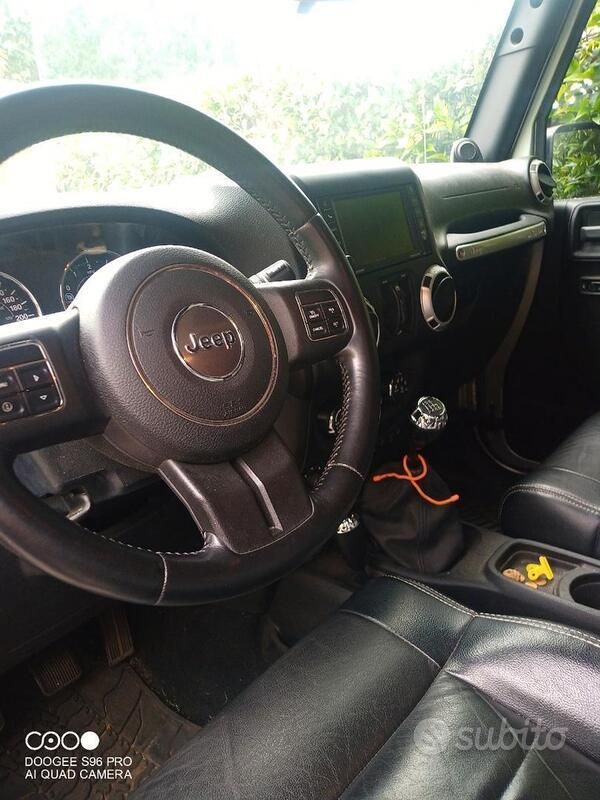Usata Jeep Wrangler Sahara 177 CV (130 kW) 2012 Grigio SUV