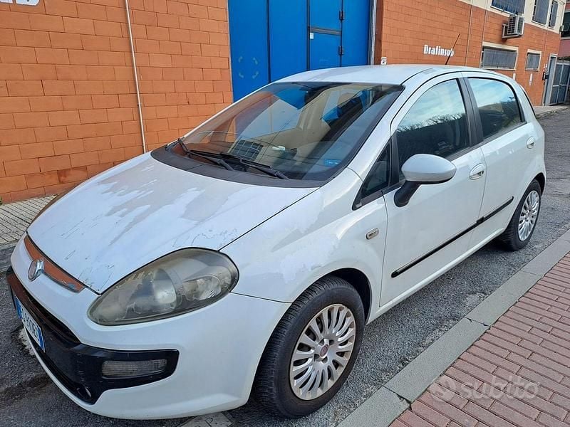 Bianco Usata 2011 Fiat Punto Evo S Due volumi | 3500 € (Super prezzo) - Immagine 1/4