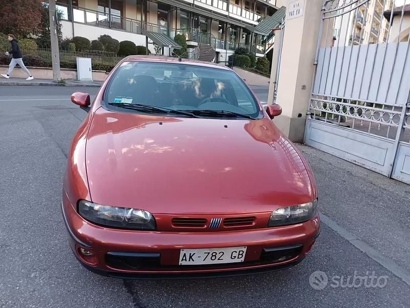 Usata Fiat Brava 103 CV (75 kW) 1996 Arancione Utilitaria