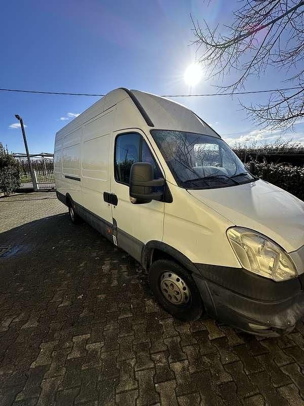 Usata Iveco Daily 145 CV (106 kW) 2013 Bianco Furgone