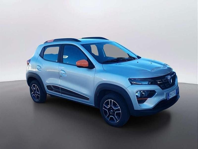 Usata Dacia Spring Comfort Plus 33 kW (45 CV) 2023 Grigio platino Utilitaria