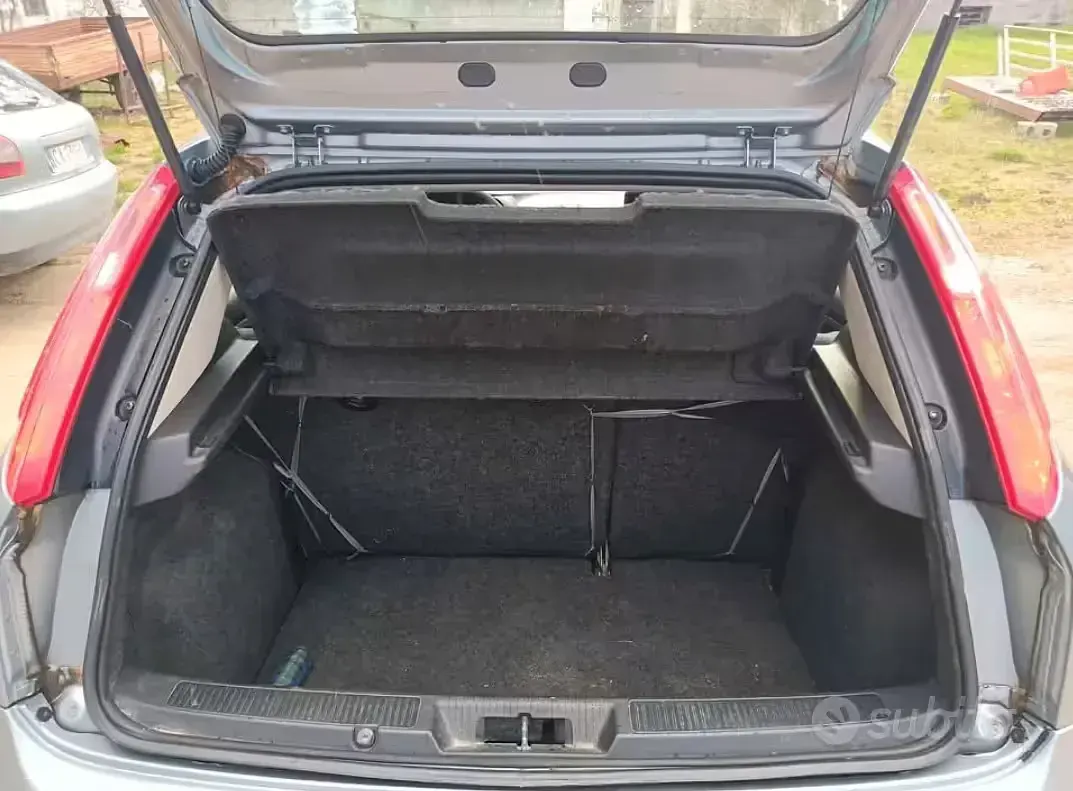 Usata Fiat Punto 70 CV (51 kW) 2006 Grigio Utilitaria