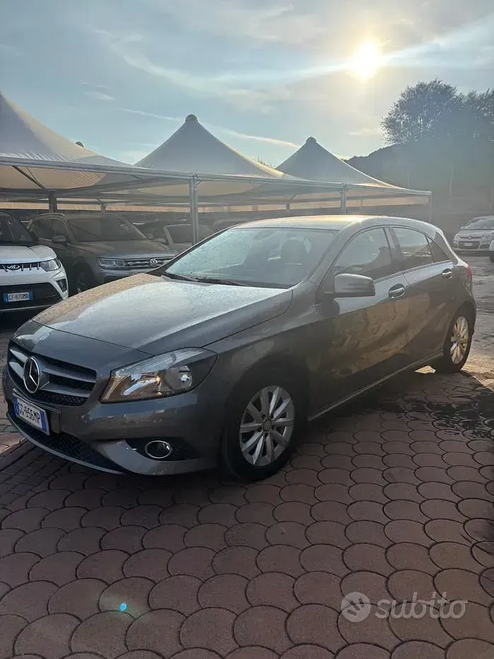 Usata Mercedes A200 136 CV (100 kW) 2014 Grigio Utilitaria