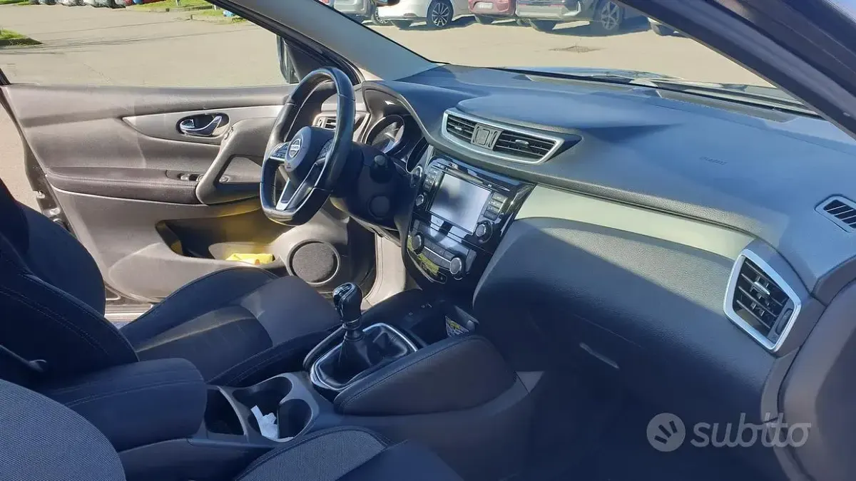 Usata Nissan Qashqai 115 CV (84 kW) 2017 Nero SUV