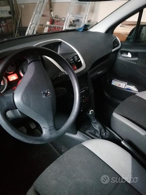 Usata Peugeot 207 90 CV (66 kW) 2009 Nero Berlina