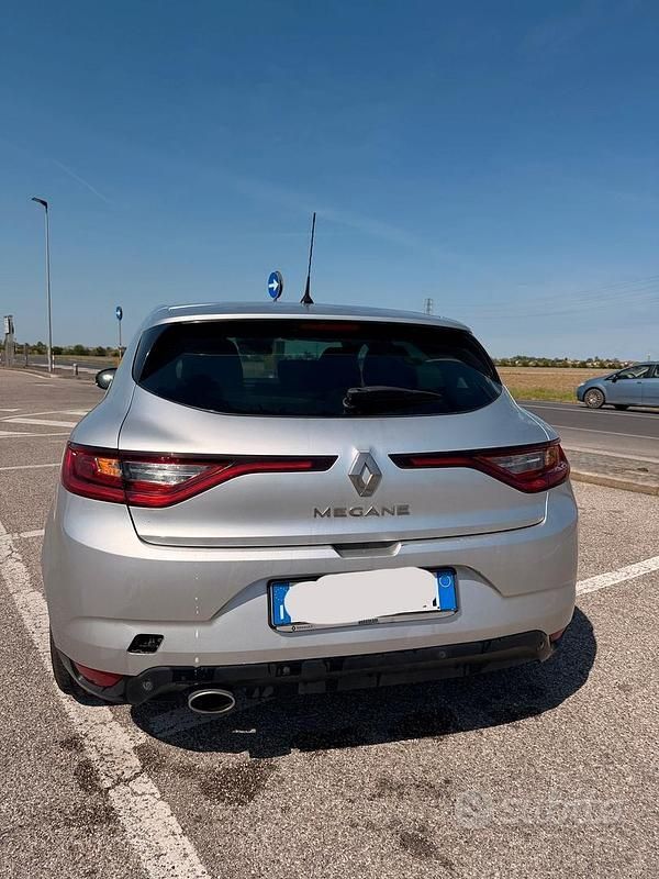 Usata Renault Mégane III Intens 110 CV (80 kW) 2016 Grigio Berlina