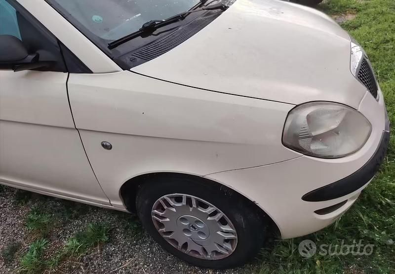 Usata Lancia Ypsilon 60 CV (44 kW) 2005 Utilitaria