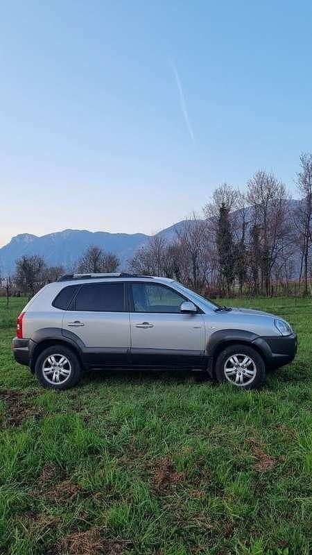 Usata Hyundai Tucson Active 141 CV (103 kW) 2006 Argento SUV