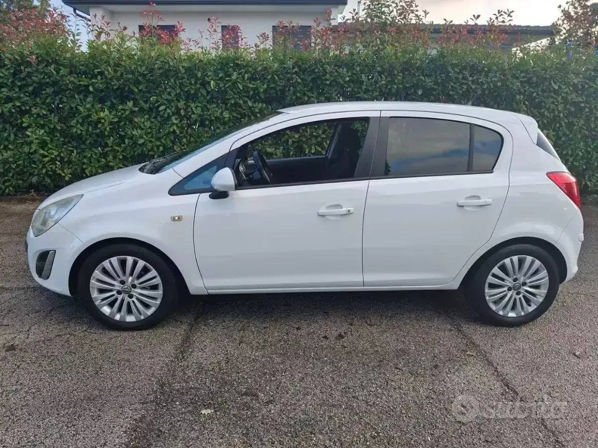 Usata Opel Corsa 85 CV (62 kW) 2011 Bianco Utilitaria