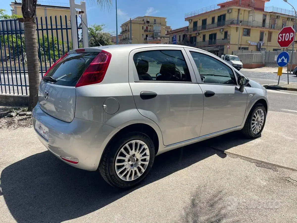 Usata Fiat Punto Street 69 CV (50 kW) 2018 Grigio Utilitaria