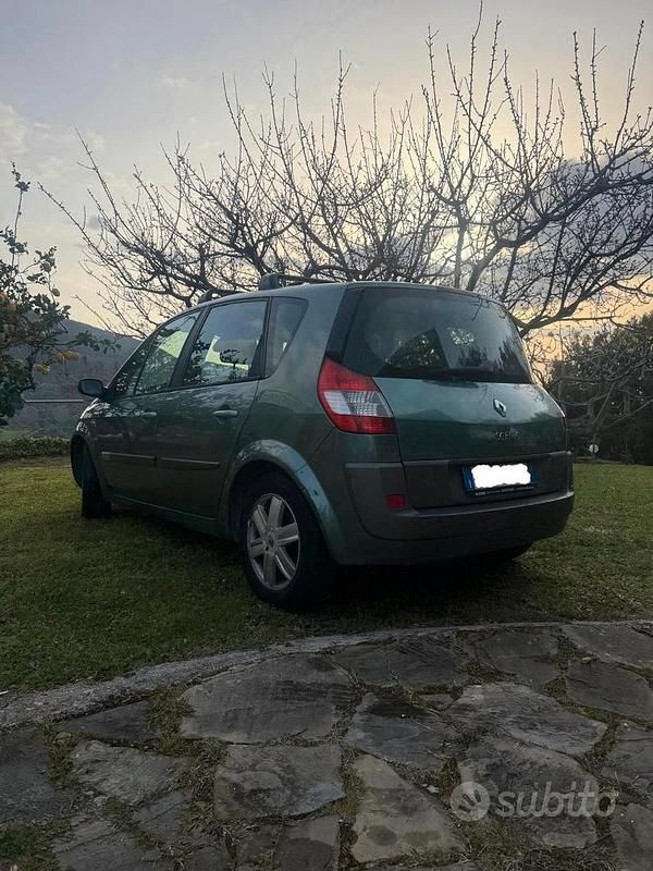 Usata Renault Scénic II 120 CV (88 kW) 2005 Verde Monovolume