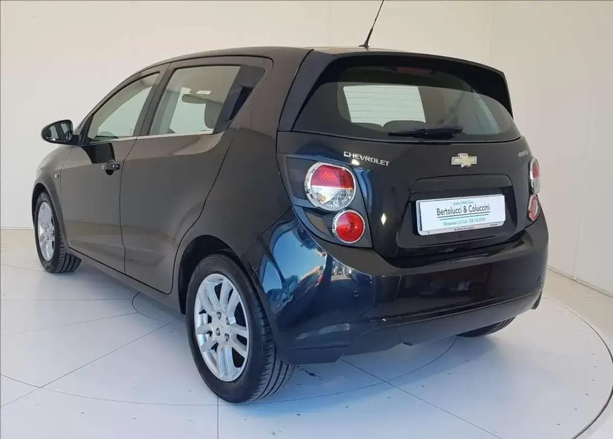 Usata Chevrolet Aveo LS 84 CV (61 kW) 2011 Nero metallizzato Berlina