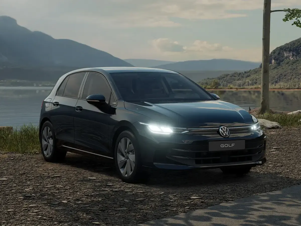 Nuova VW Golf VIII Edition 150 CV (110 kW) 2026 Grenadill black metallizzato Berlina