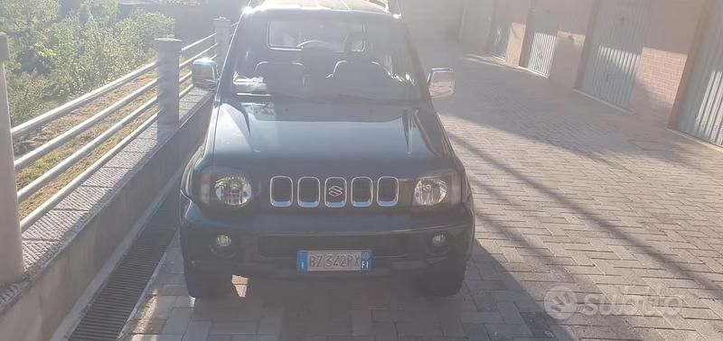 Usata Suzuki Jimny 80 CV (58 kW) 2002 Verde SUV