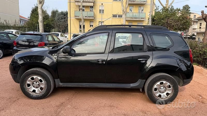 Usata Dacia Duster Lauréate 110 CV (80 kW) 2011 Nero SUV
