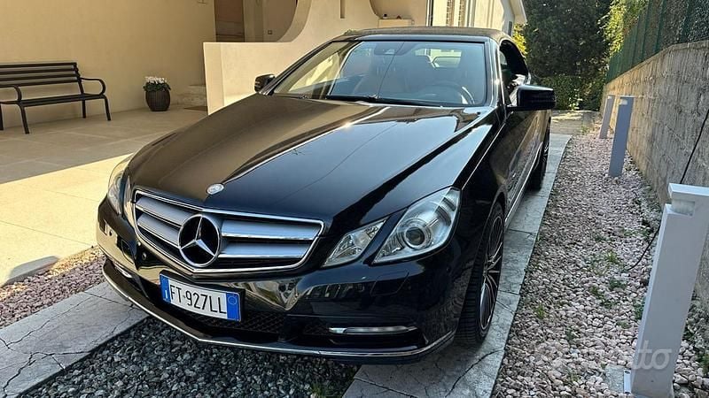 Usata Mercedes E350 Avantgarde 231 CV (169 kW) 2011 Nero ossidiana metallizzato Cabrio