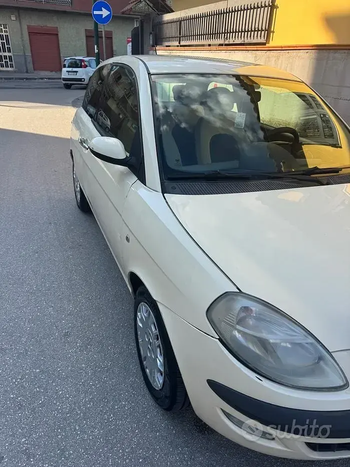 Usata Lancia Ypsilon 80 CV (58 kW) 2004 Utilitaria