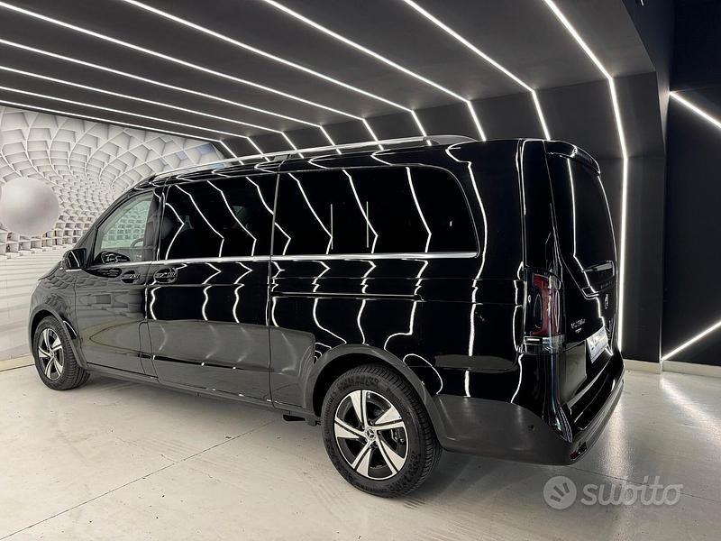 Nuova Mercedes V300 Executive 237 CV (174 kW) 2025 Nero Monovolume