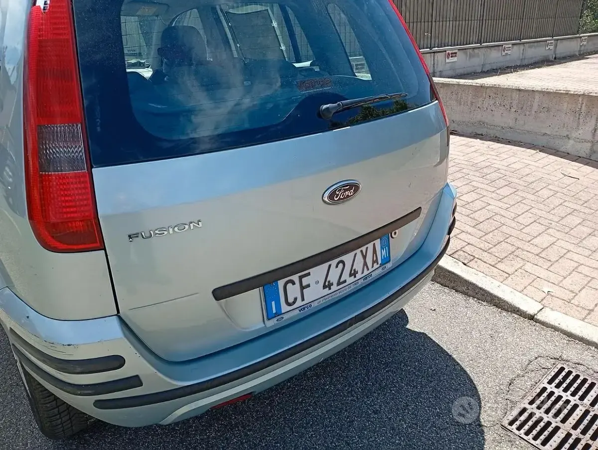 Usata Ford Fusion 101 CV (74 kW) 2003 Verde Utilitaria