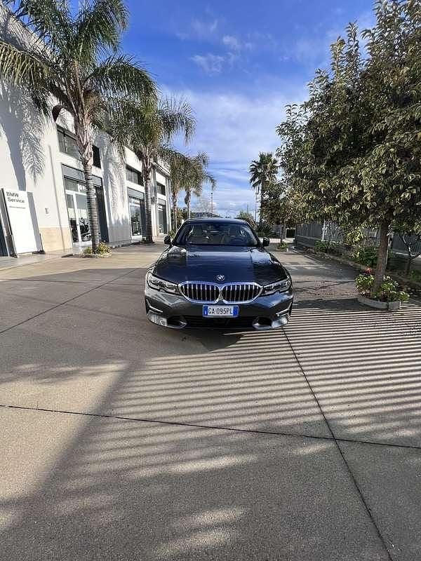 Usata 2021 BMW 320 Luxury Line Berlina | 34.500 € (Buon prezzo) - Immagine 1/4