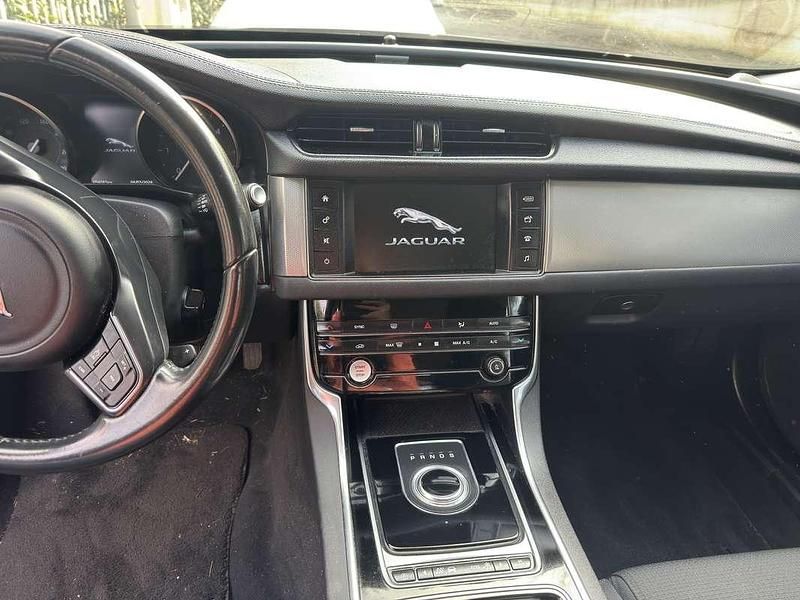 Usata Jaguar XF R-Sport 200 CV (147 kW) 2018 Nero Berlina