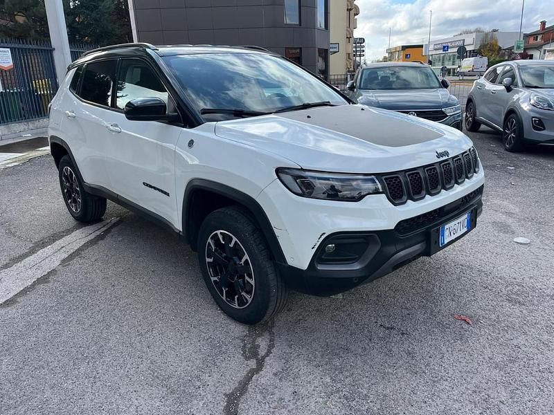 Usata Jeep Compass Trailhawk 239 CV (175 kW) 2023 Bianco SUV