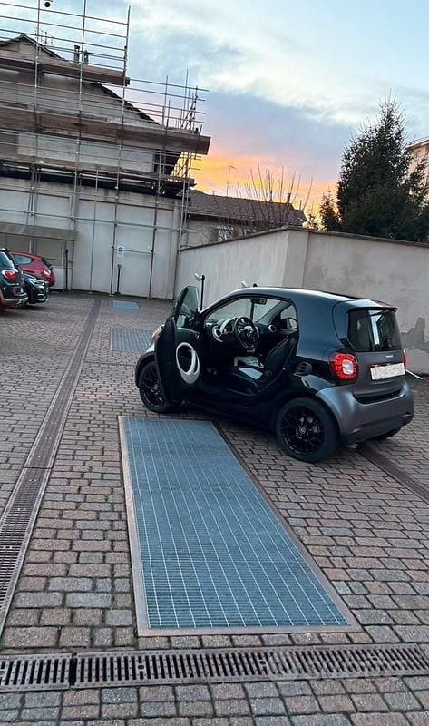 Usata Smart ForFour Passion 71 CV (52 kW) 2015 Grigio Utilitaria
