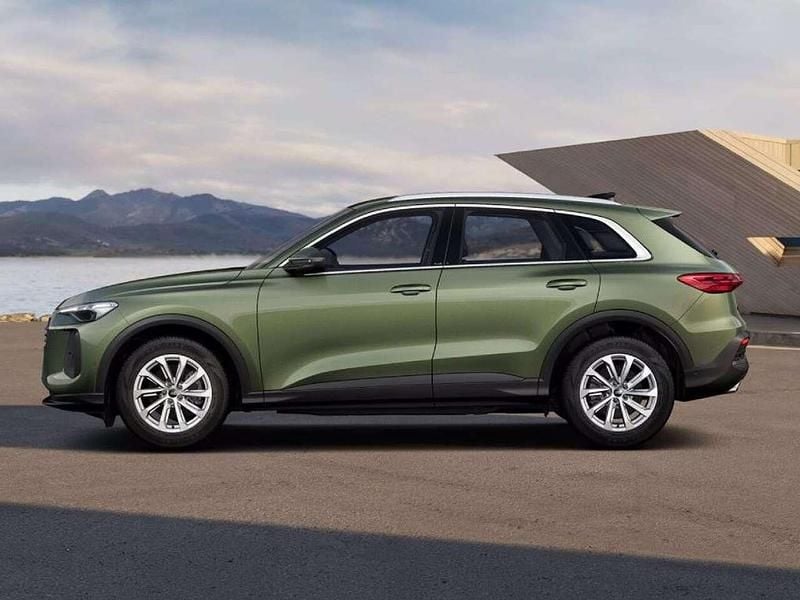 Nuova Audi Q5 S-Line 204 CV (150 kW) 2026 Verde distretto metallizzato SUV