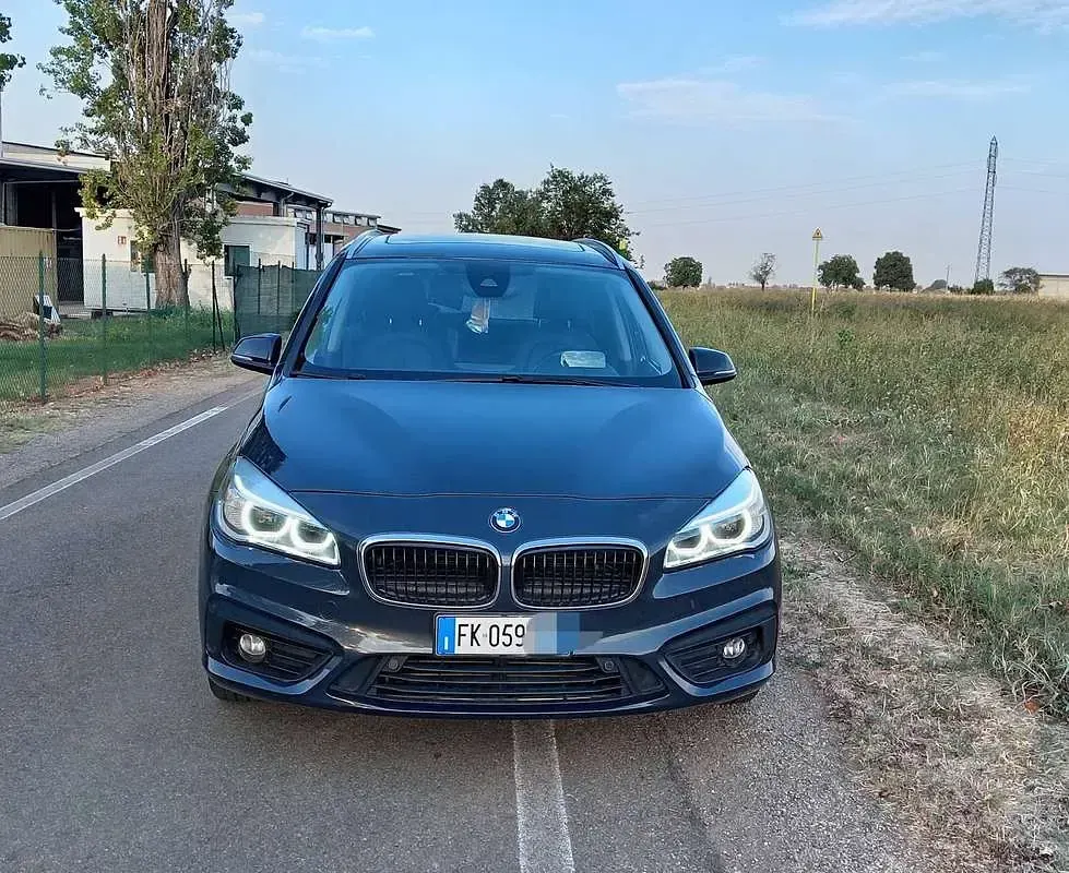 Usata BMW 218 Gran Tourer Comfort Edition 150 CV (110 kW) 2017 Blu/azzurro Monovolume