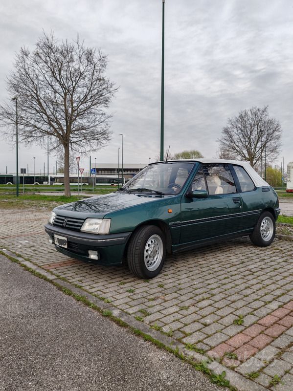 Usata Peugeot 205 Roland Garros 75 CV (55 kW) 1992 Verde Cabrio