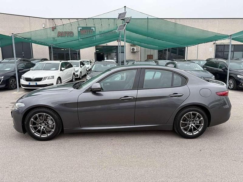 Usata Alfa Romeo Giulia Executive 160 CV (117 kW) 2020 Grigio Berlina