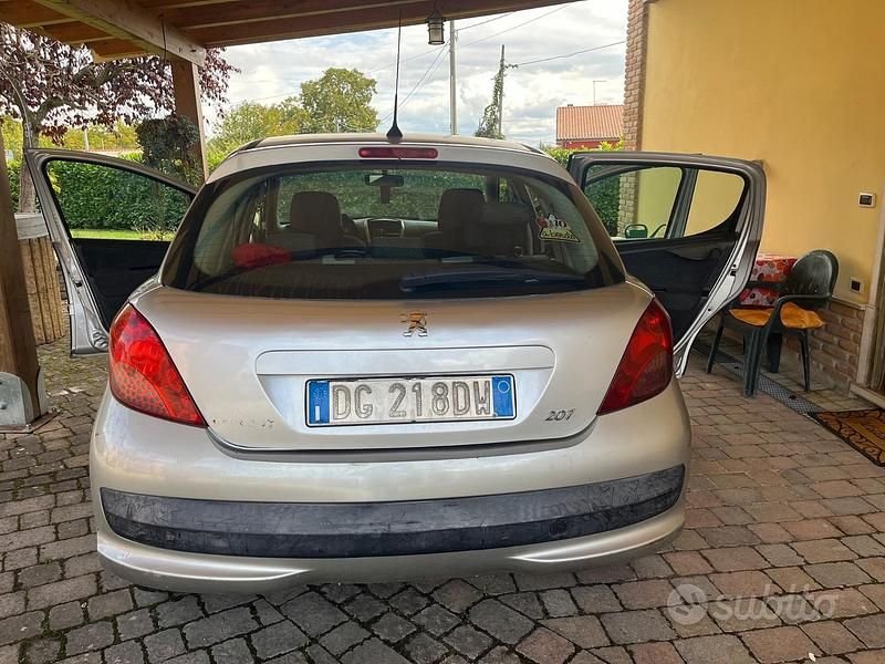 Usata Peugeot 207 70 CV (51 kW) 2006 Berlina