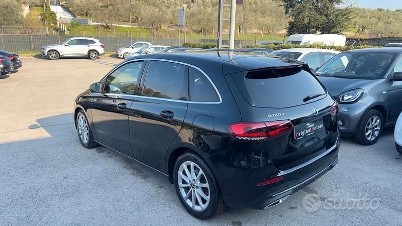 Usata Mercedes B180 Premium 116 CV (85 kW) 2019 Marrone Monovolume