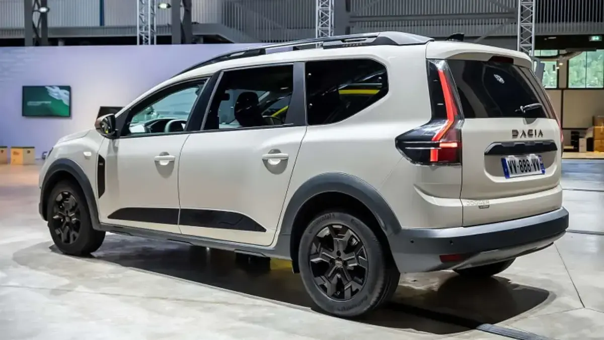 Nuova Dacia Jogger Extreme 110 CV (80 kW) 2026 Argento Monovolume