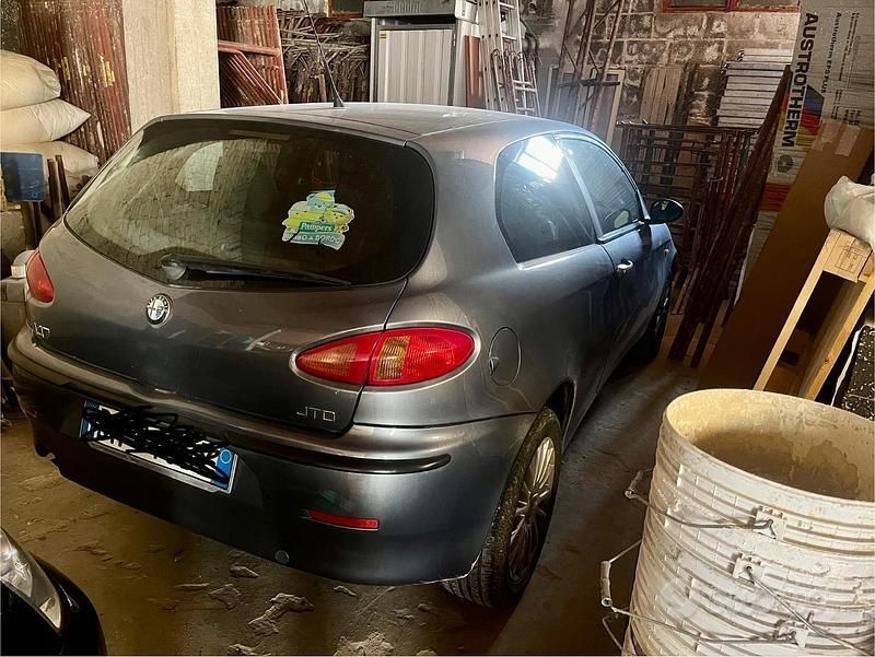 Usata Alfa Romeo 147 116 CV (85 kW) 2004 Utilitaria