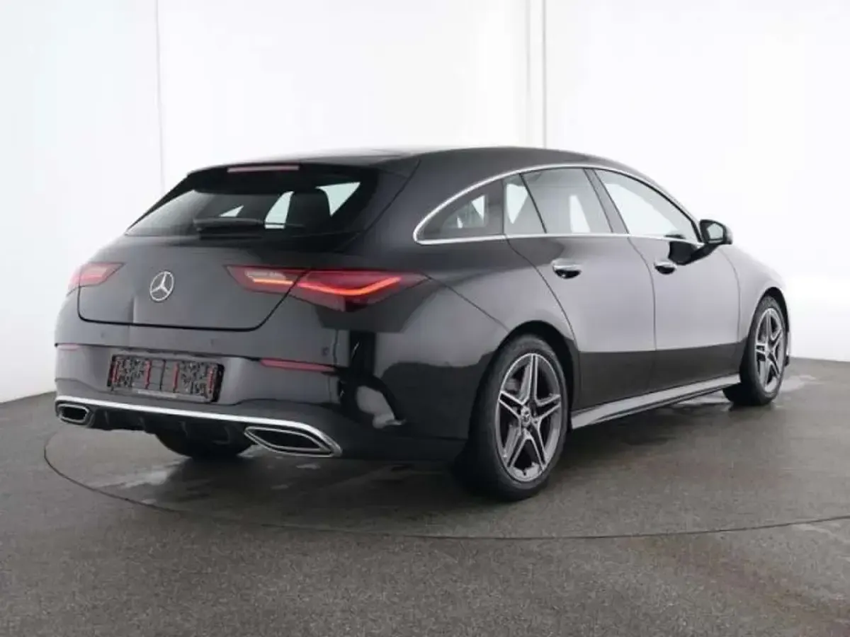 Usata Mercedes CLA200 Shooting Brake Premium 163 CV (119 kW) 2025 Nero Station wagon