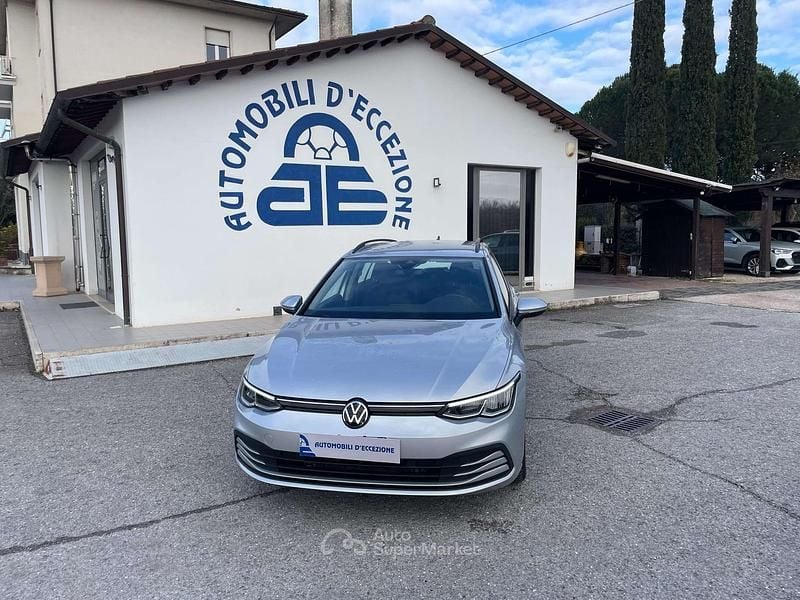 Usata VW Golf VIII Life 116 CV (85 kW) 2022 Argento Station wagon