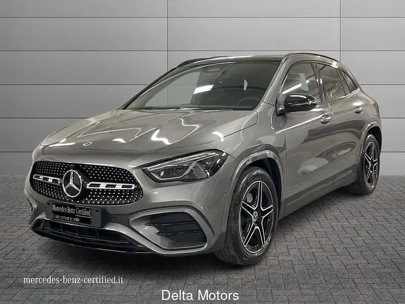 Usata Mercedes GLA200 Advanced Plus 150 CV (110 kW) 2025 Grigio scuro metallizzato SUV