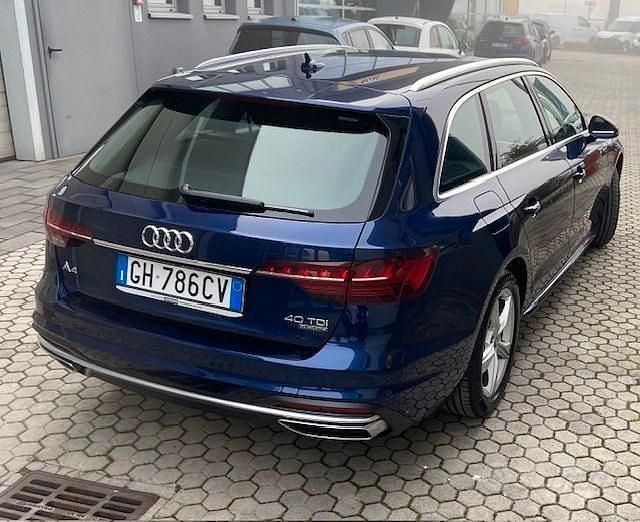 Usata Audi A4 Business Plus 190 CV (139 kW) 2020 Blu/azzurro Station wagon