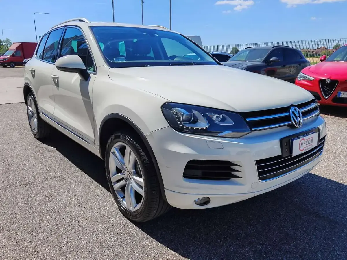 Usata VW Touareg 245 CV (180 kW) 2011 Bianco SUV