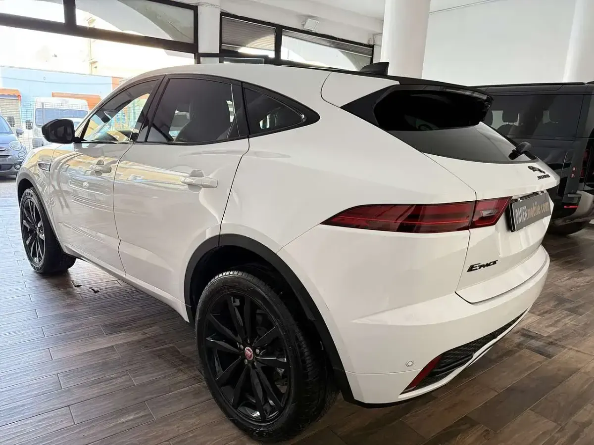 Usata Jaguar E-Pace R-Dynamic 163 CV (119 kW) 2023 Bianco SUV
