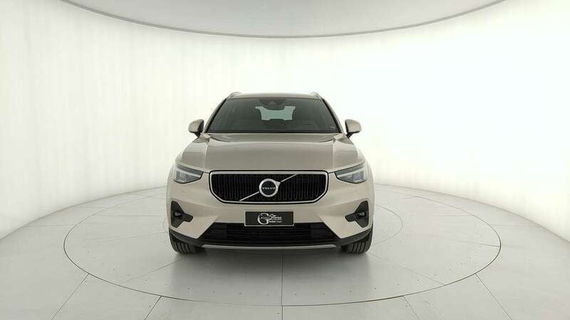Usata Volvo XC40 Core 129 CV (94 kW) 2024 Grigio SUV