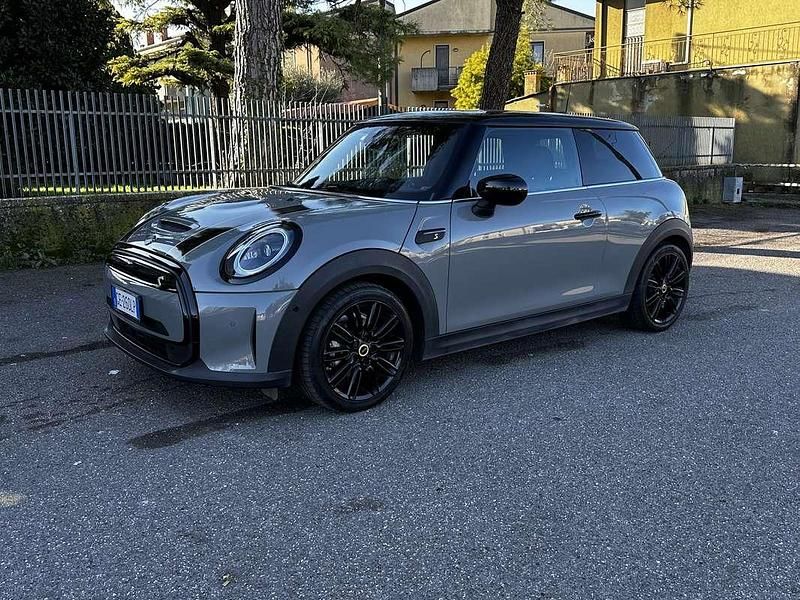Usata Mini Cooper SE 75 kW (102 CV) 2021 Grigio Utilitaria