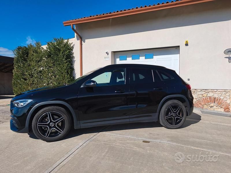 Usata Mercedes GLA200 Premium 150 CV (110 kW) 2023 Nero SUV
