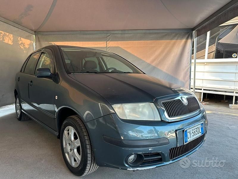 Usata Skoda Fabia 75 CV (55 kW) 2006 Grigio Utilitaria