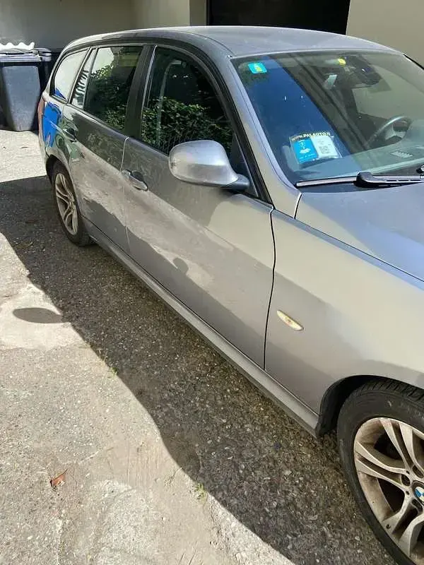 Usata BMW 320 177 CV (130 kW) 2009 Grigio Station wagon